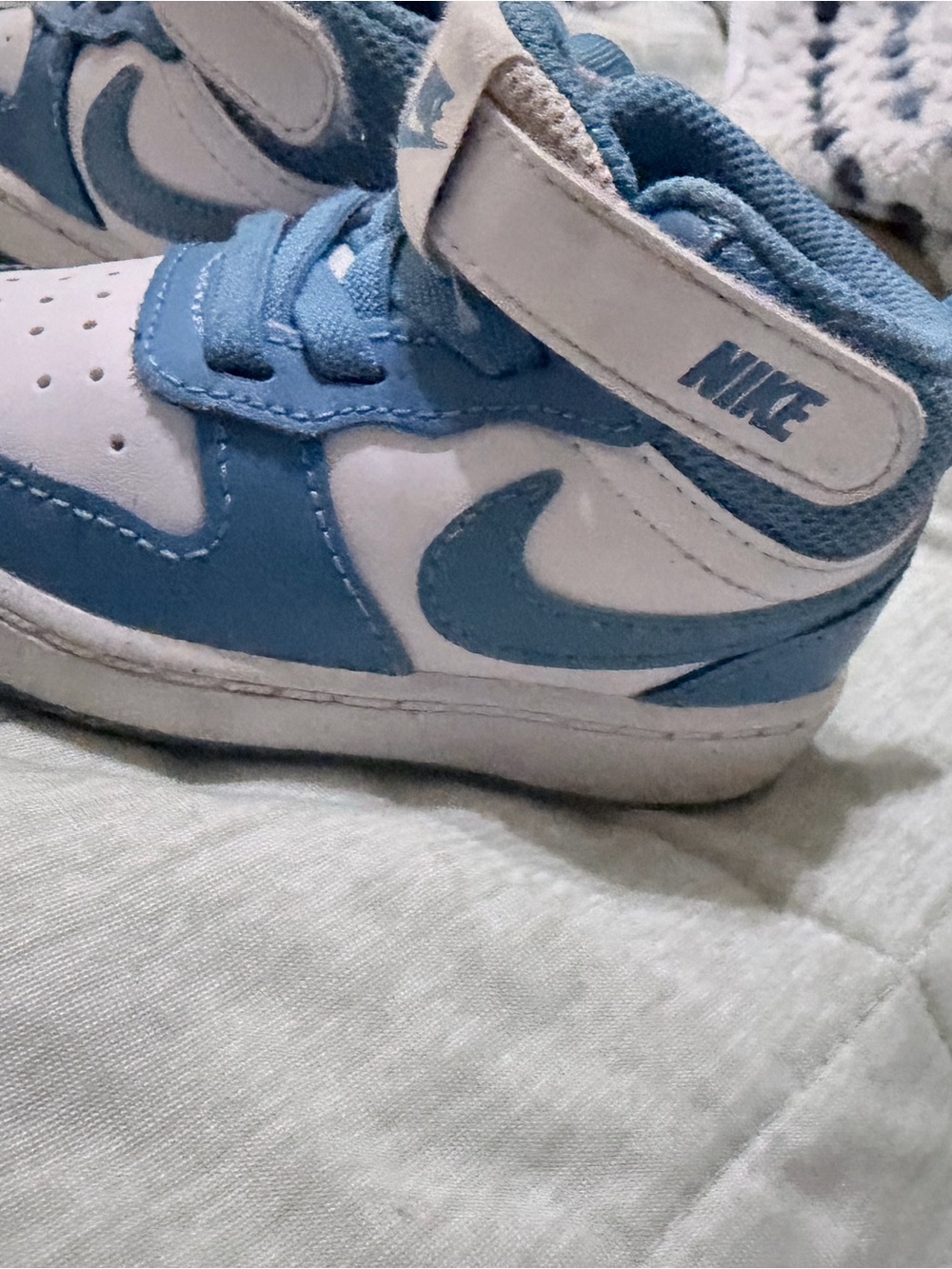 Nike Toddler Mid-Top Sneakers in Light Blue and White